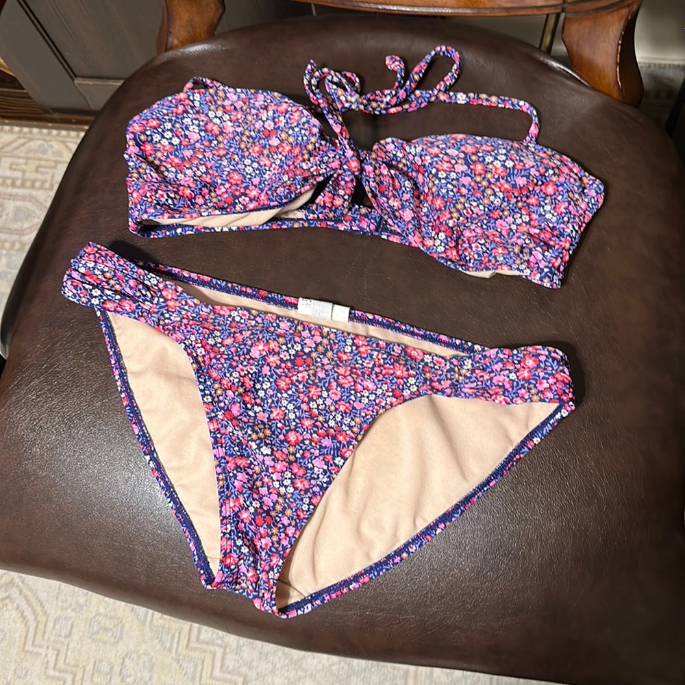 OLD NAVY WOMENS BIKINI 👙 SIZE M165/95 BEAUTIFUL FLORAL PINK BLUE COLOR